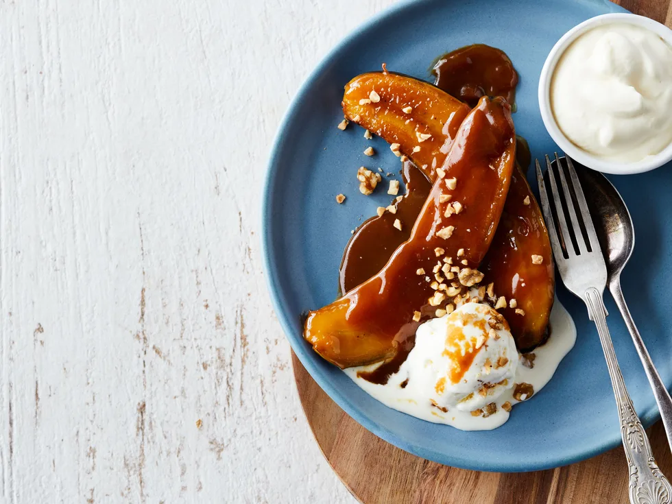 Toffee rum warm banana splits