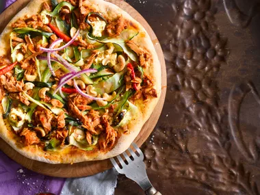 Sweet chili tuna pizza