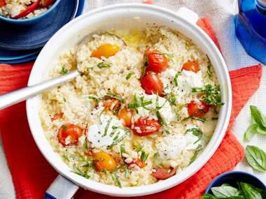 One-pot risotto caprese with tomato, basil and mozzarella