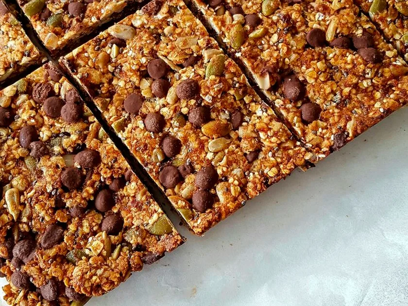 Seedy choc chip muesli bars