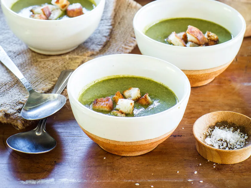 Green goddess soup with spinach and hazelnut