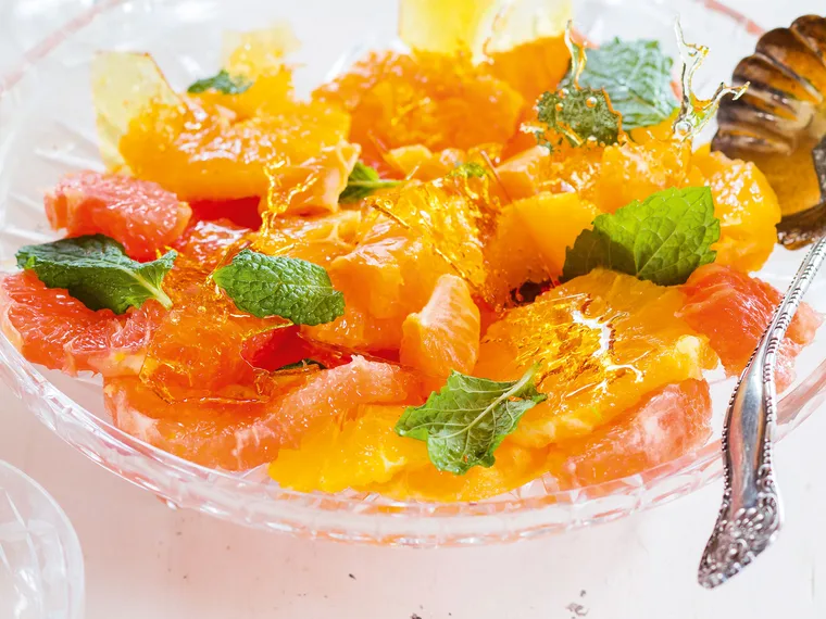 Warm citrus salad with toffee