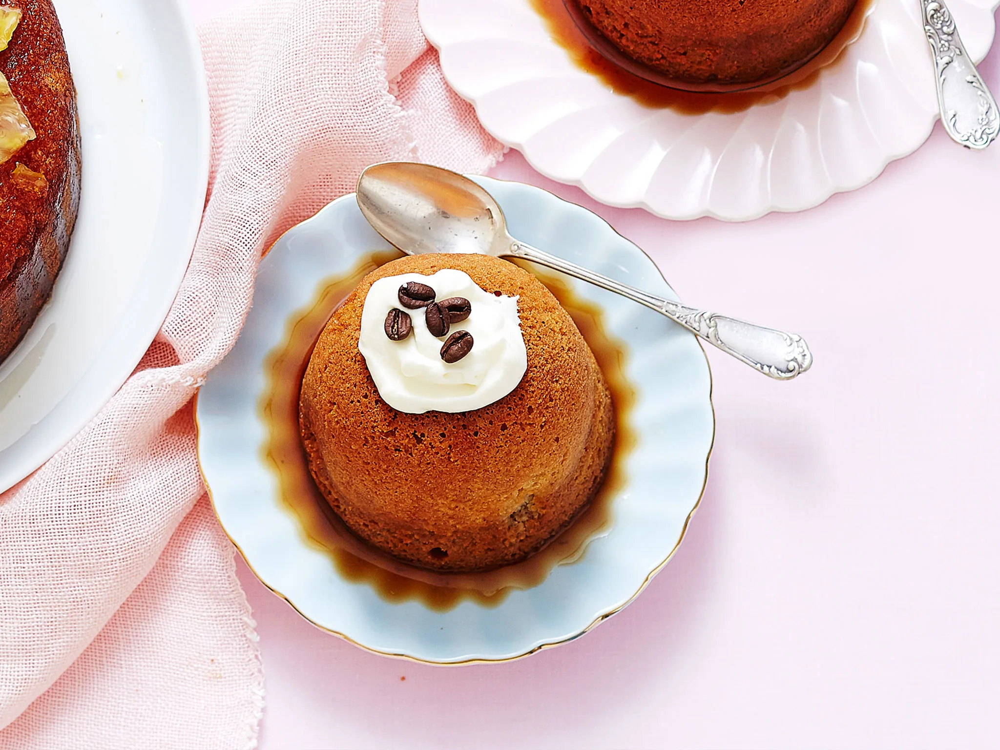 Coffee syrup cakes