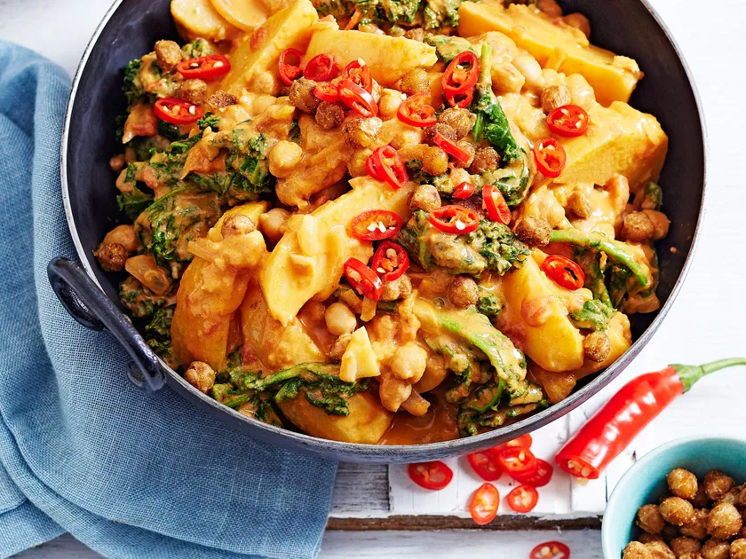Bombay curry with potato, chickpea and kale