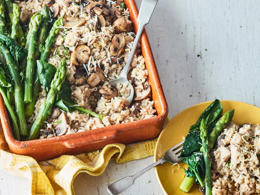 Oven-baked mushroom and chicken brown rice risotto