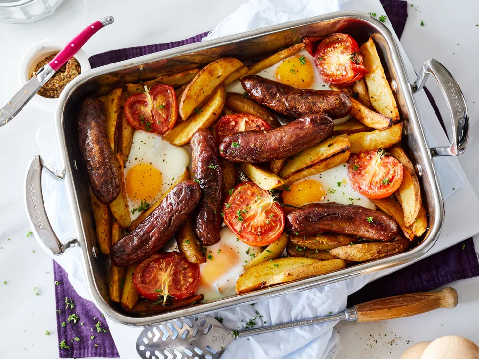 Spicy one-pan sausage, egg and chips