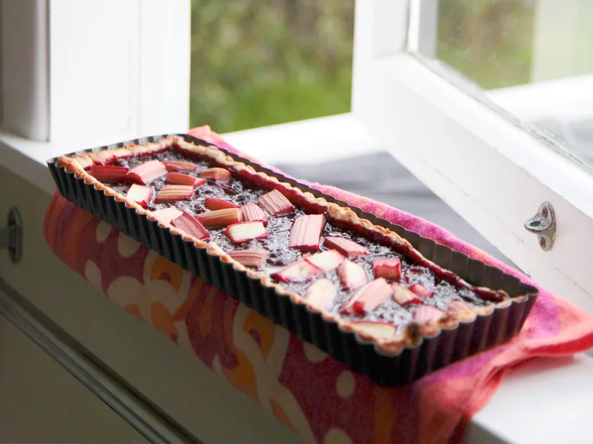 Gluten-free berry and rhubarb pie