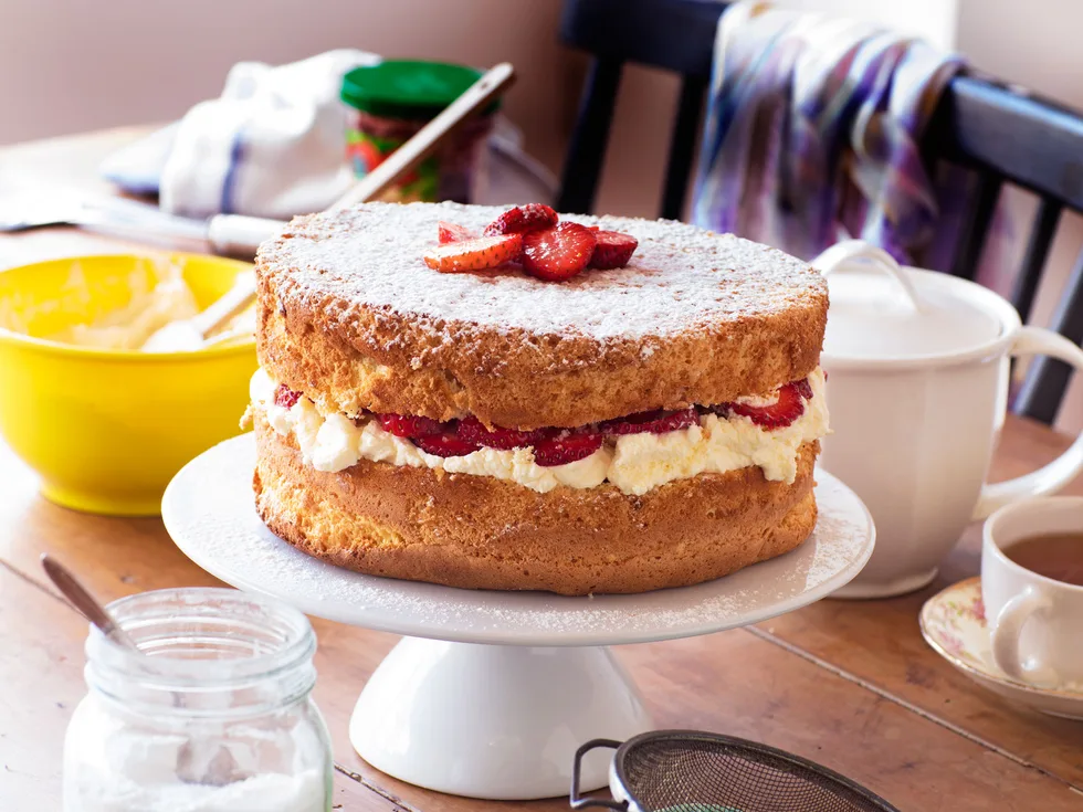 Strawberry and cream sponge cake