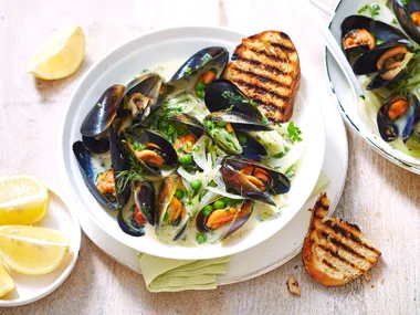 Mussel bowl