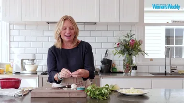 How to peel, slice and crush garlic with Nici Wickes