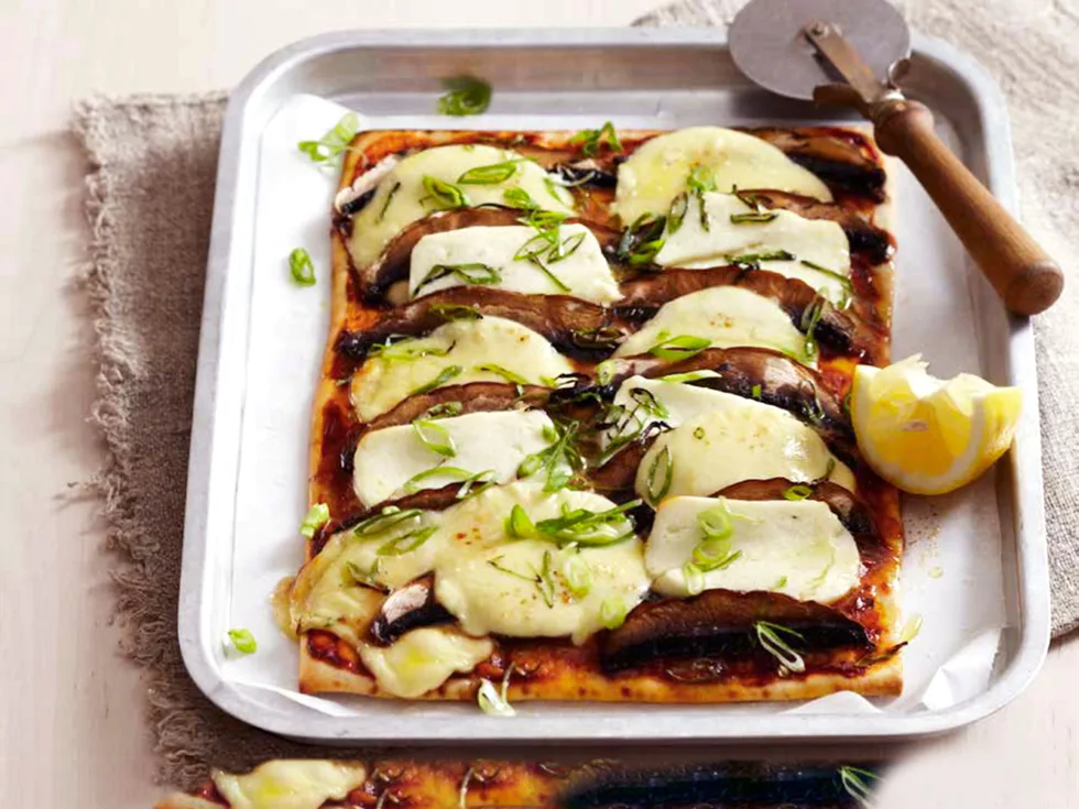 Mushroom and haloumi pizza