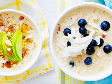 Berry, ginger and coconut oats