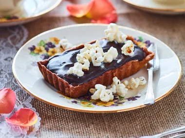 Peanut toffee and chocolate tarts