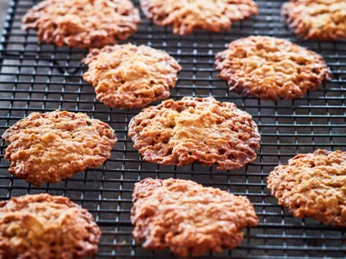 Almond crisps