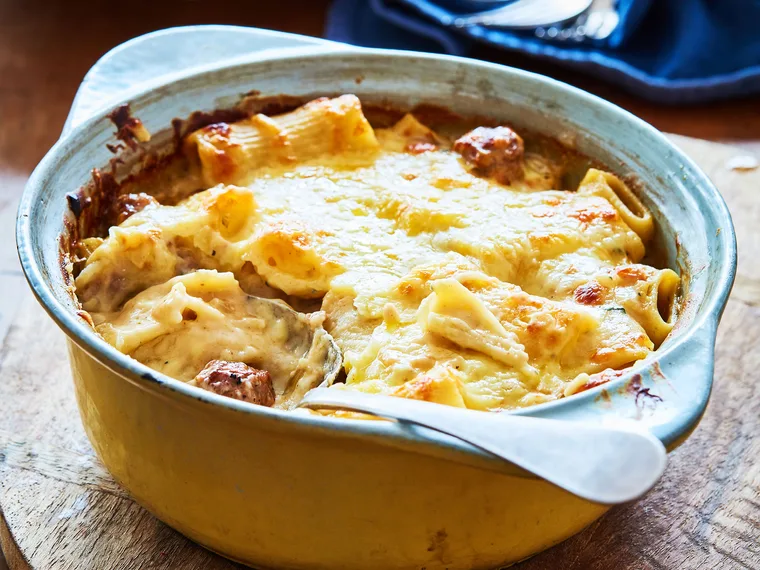 Fiona&rsquo;s mac &rsquo;n&rsquo; three cheeses