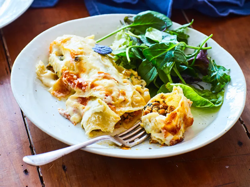 Cheesy pork, pumpkin and spinach cannelloni