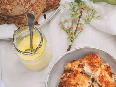 Turmeric and garlic aioli