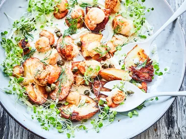 Caramelised scallops and potatoes