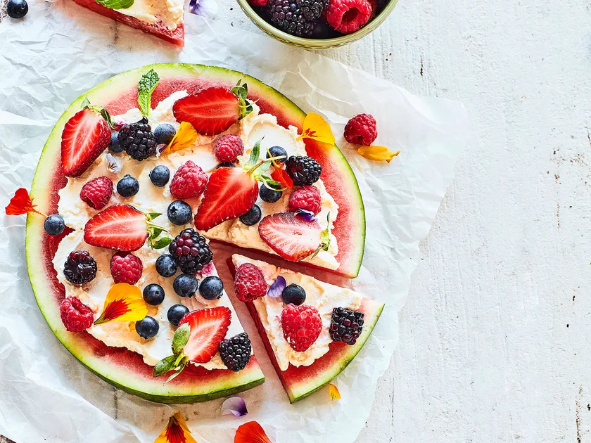 Watermelon dessert pizza with vanilla cream