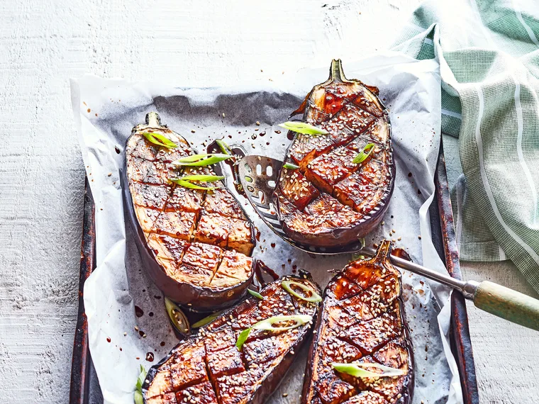 Teriyaki baked eggplant with sesame seeds