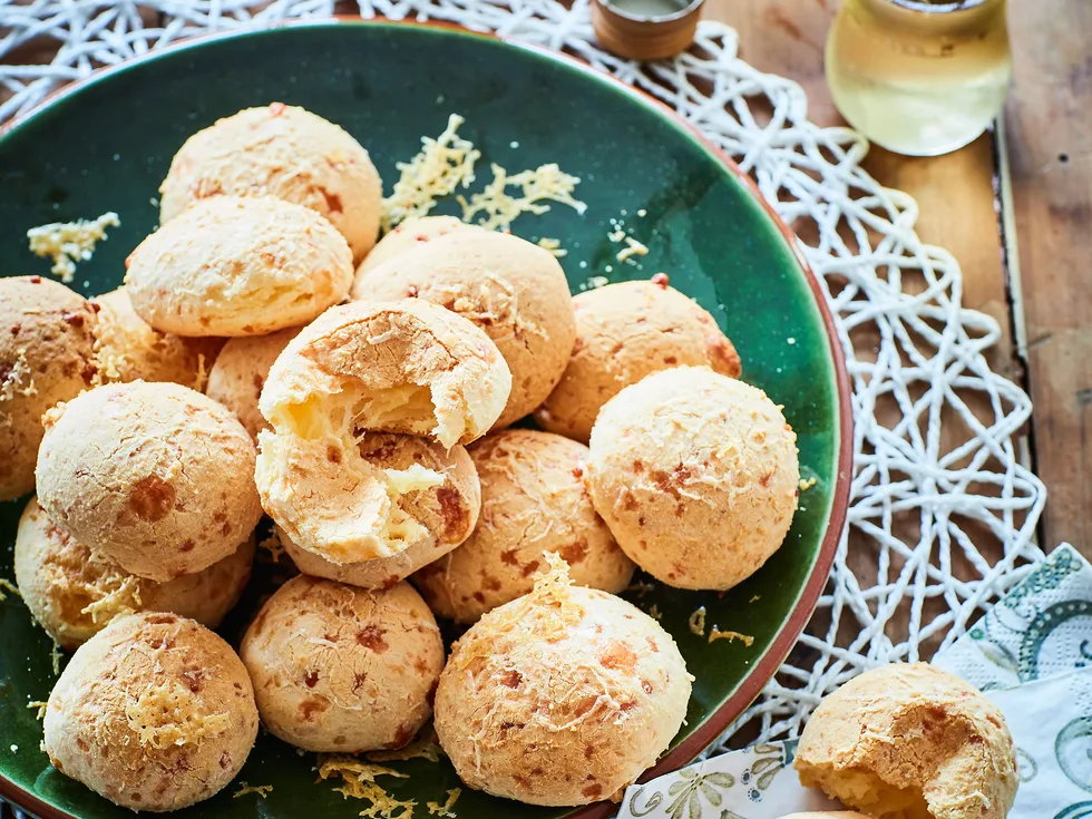 Warm cheese puffs