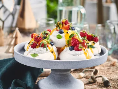 Magic mini vegan pavlovas (dairy-free and gluten-free)