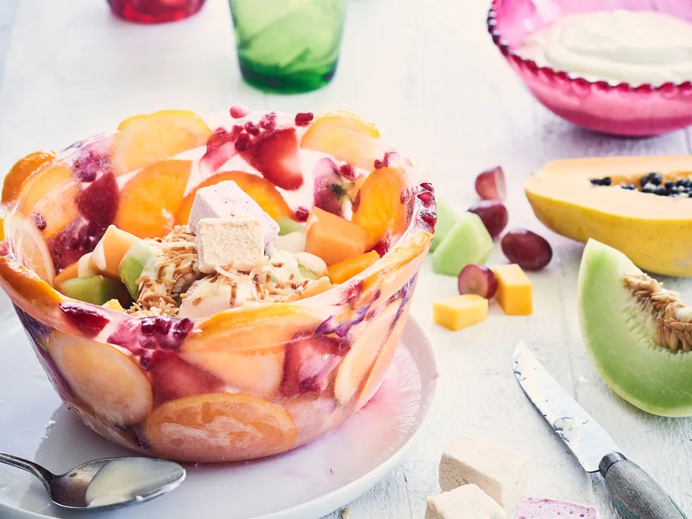 Make-your-own fruity ice bowl