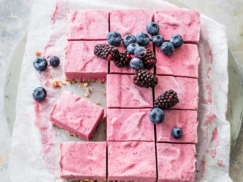Frozen avocado berry slice with spiced macadamia base
