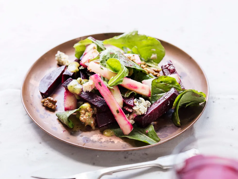 Beetroot, rocket and apple salad with walnut cider dressing
