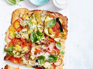 Courgette and tomato pizza