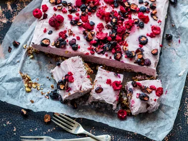 Gluten-free no-bake frozen berry yoghurt bars