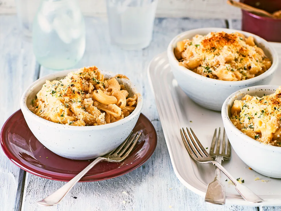 French onion soup macaroni cheese bake