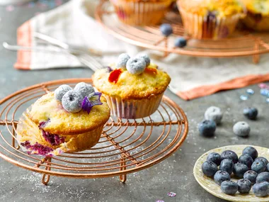 Little courgette, blueberry and lemon cakes