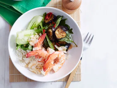 Thai coconut prawn poke bowl with chilli ginger dressing
