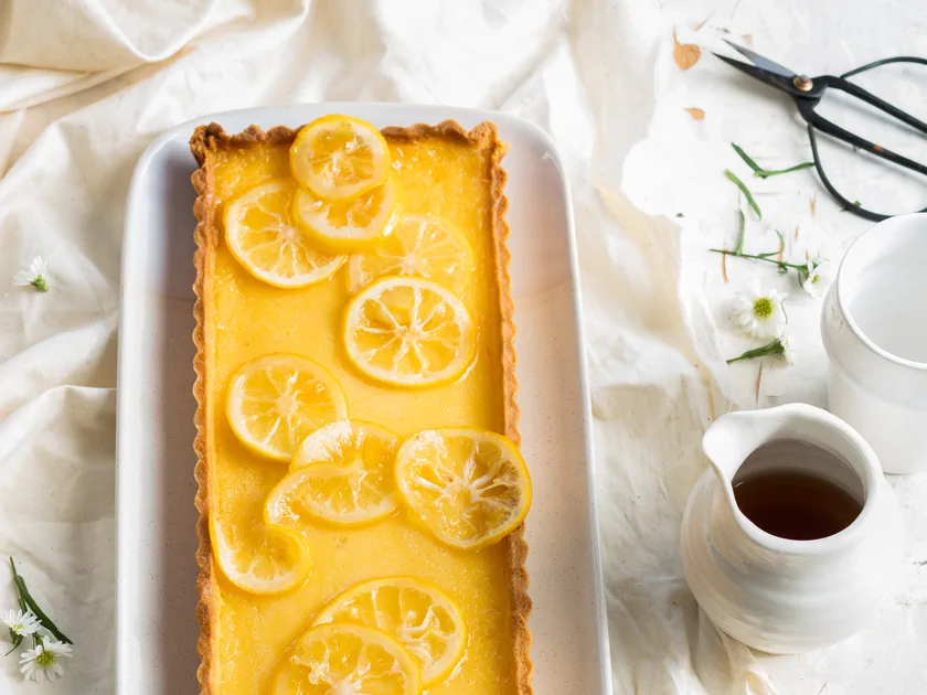 Easy lemon tart with candied lemon slices