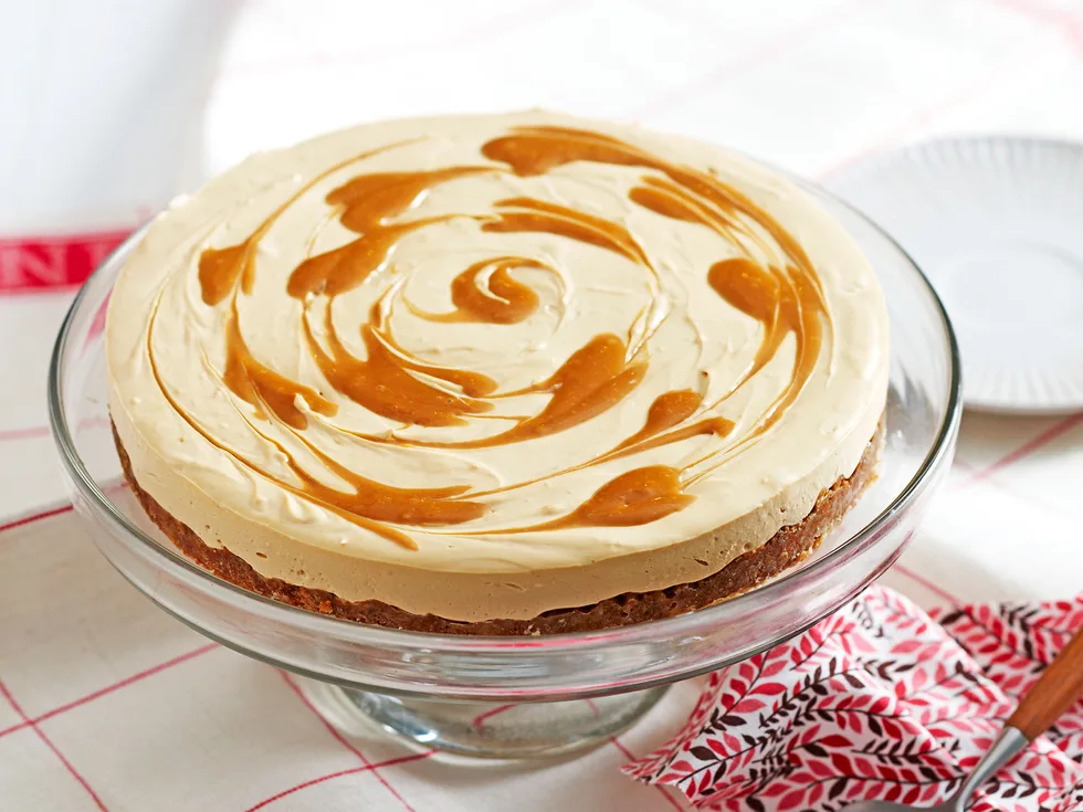 No-bake caramel and cream cheese cheesecake
