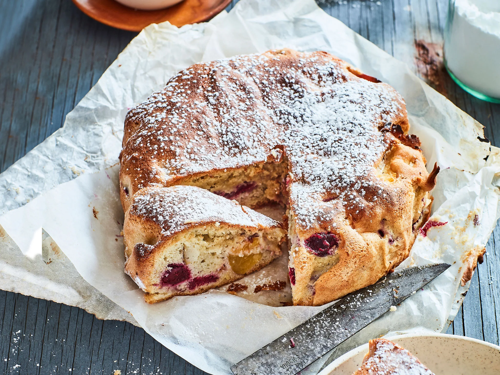 Quick and easy French-style fresh fruit cake
