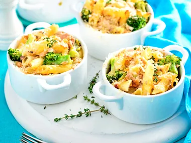 Gluten-free creamy salmon, broccoli and penne pasta pots