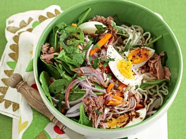 Balsamic tuna and egg noodles