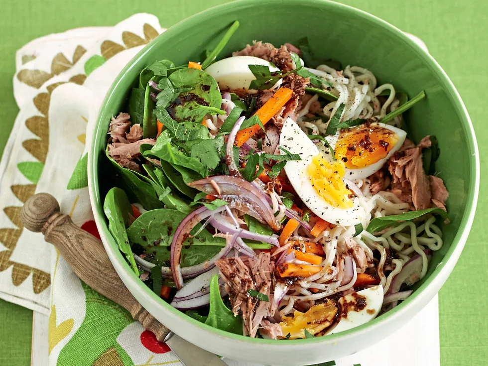 Balsamic tuna and egg noodles