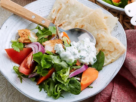 Tandoori chicken salad with cucumber yoghurt dressing