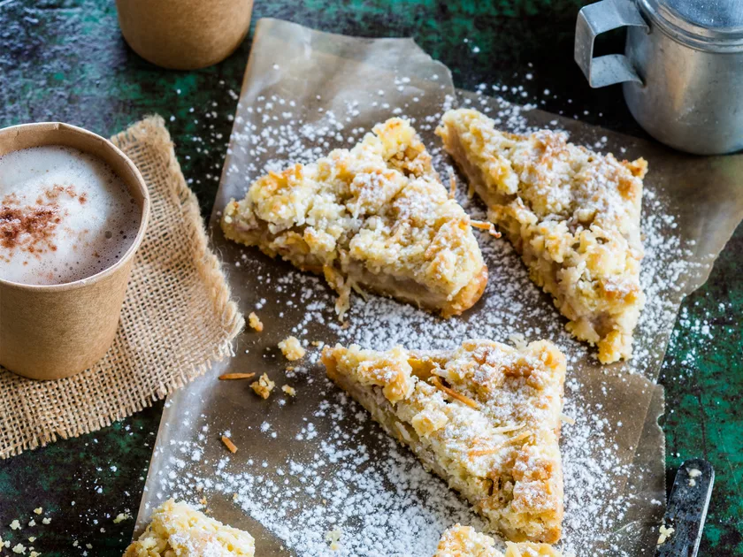 Feijoa slice with coconut crumble topping