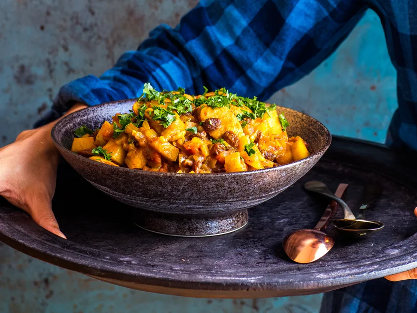 Kiwi lamb sausage, kumara and apple ‘curry’
