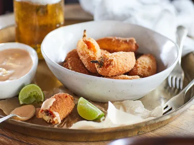 Cheesy jalapeno poppers