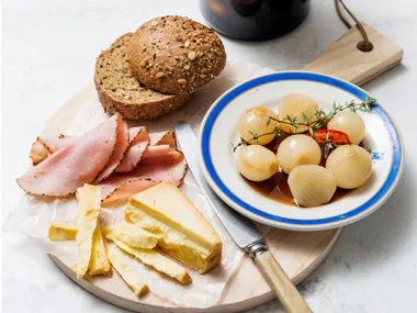 Balsamic pickled onions with chilli and thyme