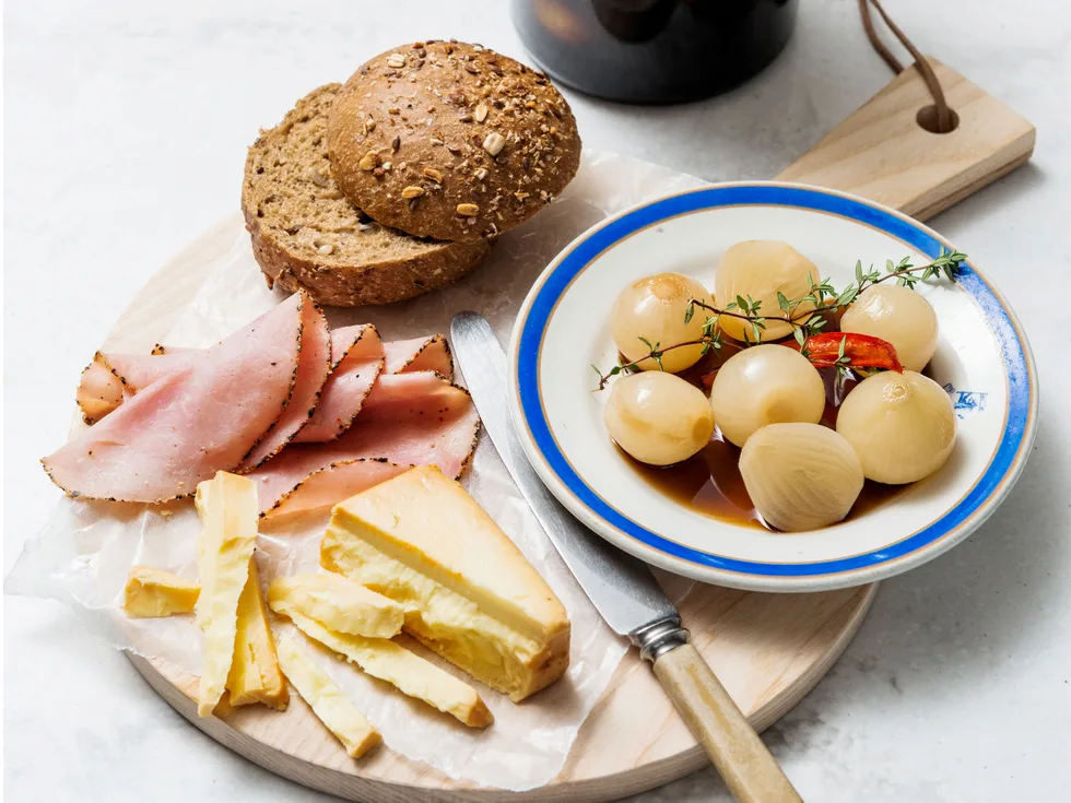 Balsamic pickled onions with chilli and thyme