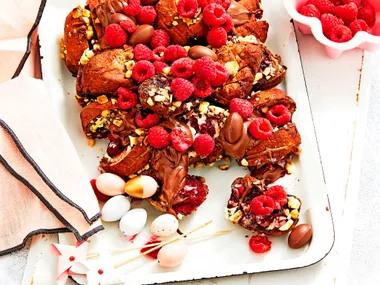 Choc bun pull-apart