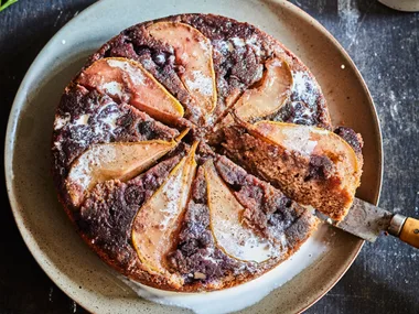 Pear and blueberry spice upside-down cake
