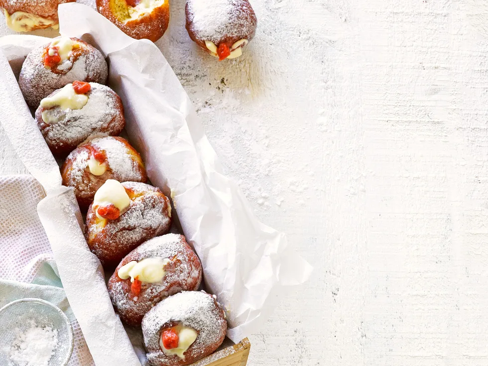 Rhubarb and custard doughnuts
