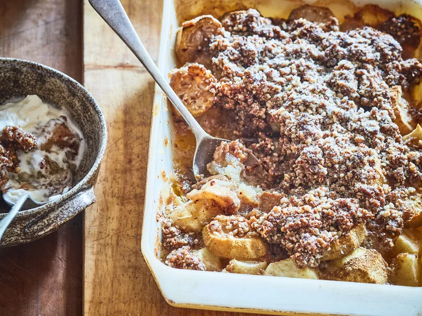 Feijoa and apple hazelnut ginger crumble
